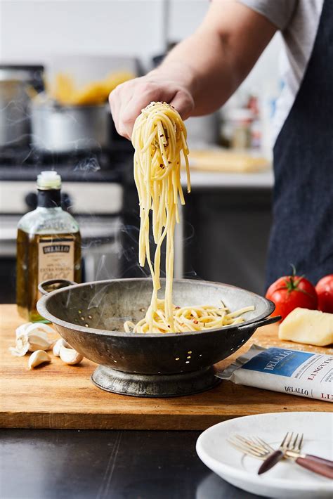 How do you properly cook pasta?